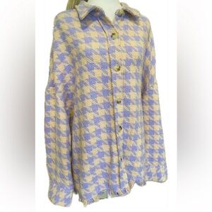 Chic Houndstooth Button-Up